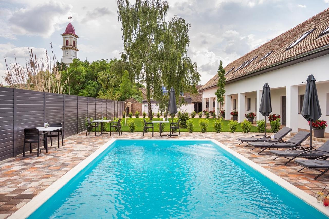 Palkonyha Panzio Speiz Gasztromuhely Bed & Breakfast Palkonya ภายนอก รูปภาพ