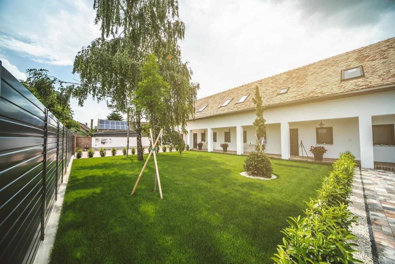 Palkonyha Panzio Speiz Gasztromuhely Bed & Breakfast Palkonya ภายนอก รูปภาพ